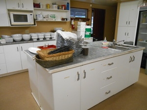 <b>Kitchen</b><br />Full kitchen with dishes etc available